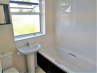 1 Dunkirk Rd - bathroom